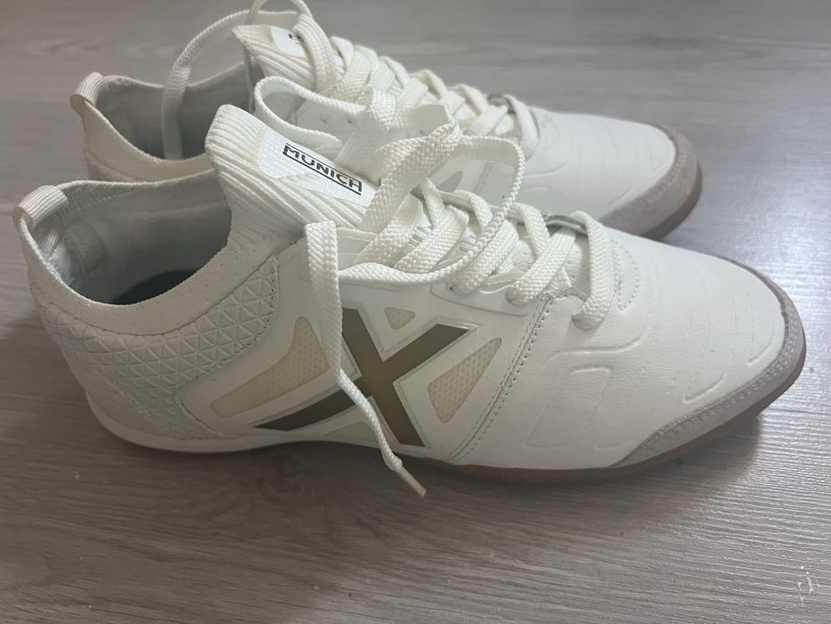 Sapatilhas Futsal Munich Tiga Indoor 46 - Tam. 41 (Novas com Caixa)