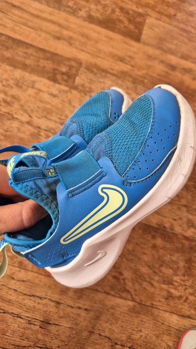 кросівки nike flex runner 27р