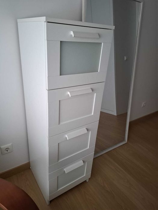 Móvel camiseiro cómoda IKEA