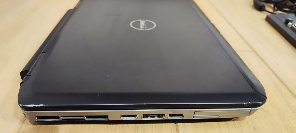 Laptop DELL Latitude E5430 + stacja dokująca + 2 zasilacze + 2 dyski
