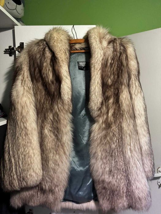 Naturalne ekskluzywne futro z lisów