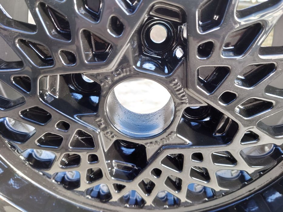 R15, 4x108, Eta Beta Lucy 4C 7J x 15H2 ET42