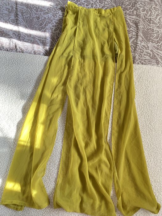 Saia efeito tiras com mini saia por baixo