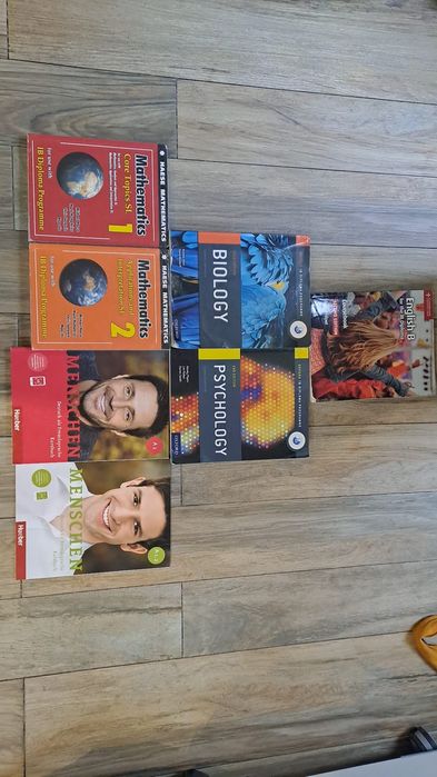 Podręczniki IB matematyka IA, niemiecki, biologia, psychologia