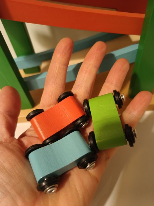 Zjeżdżalnia dla aut autek Joueco drewniana