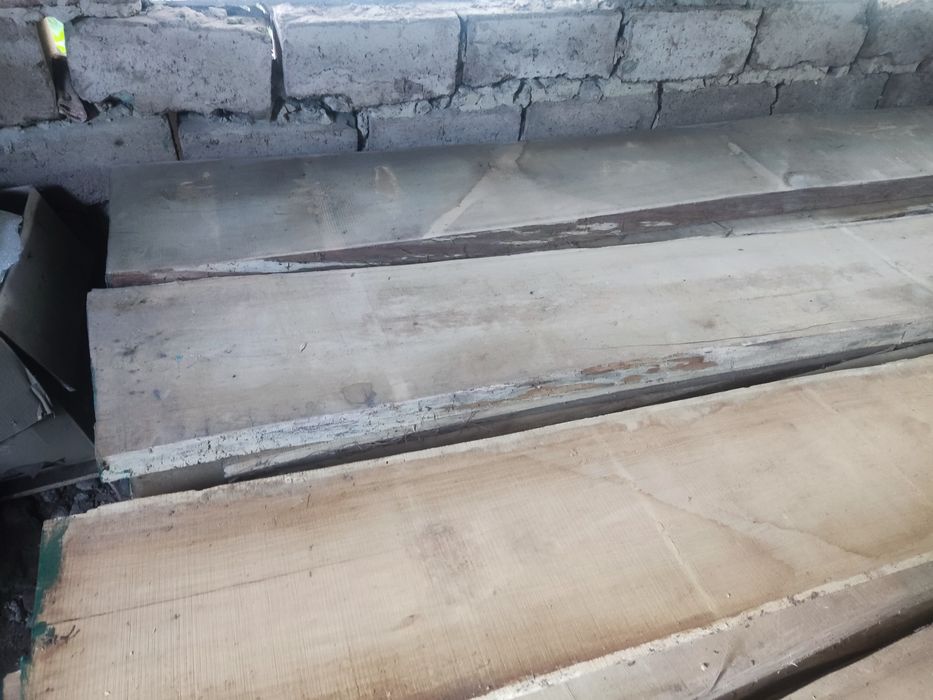 Дошка дубова необрізна суха