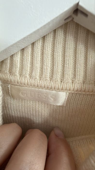 В’язаний костюм GUESS молочного кольору . М