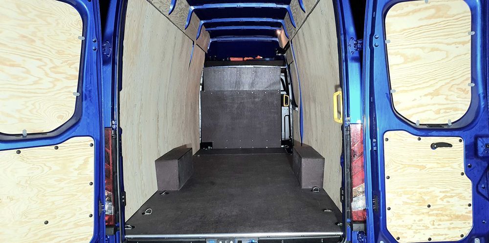 Iveco Daily L3 - Podłoga Brązowa 9 mm - WYSYŁKA, MONTAŻ- GRATIS !