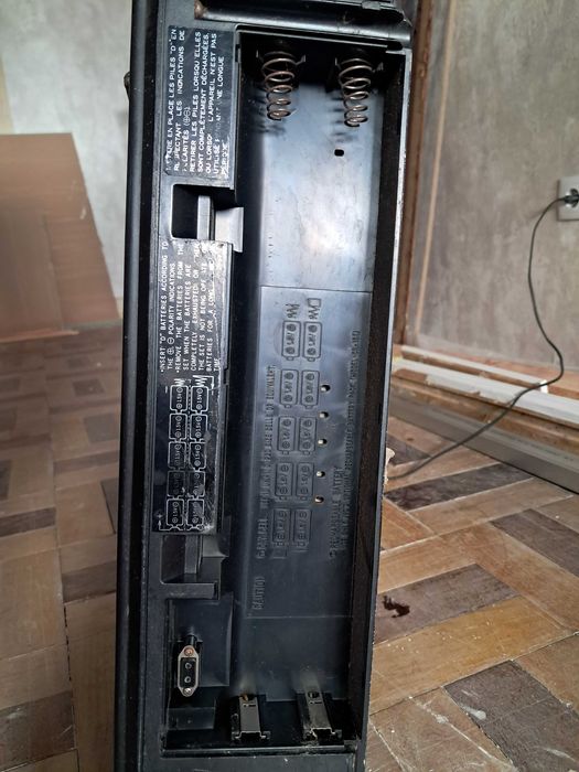 Vendo este módulo da JVC (vintage) com TV a cores.64550572805123124