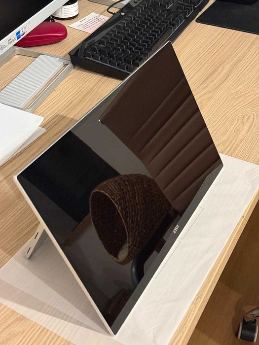 Monitor przenośny ESR TH-156FC 15.6 "