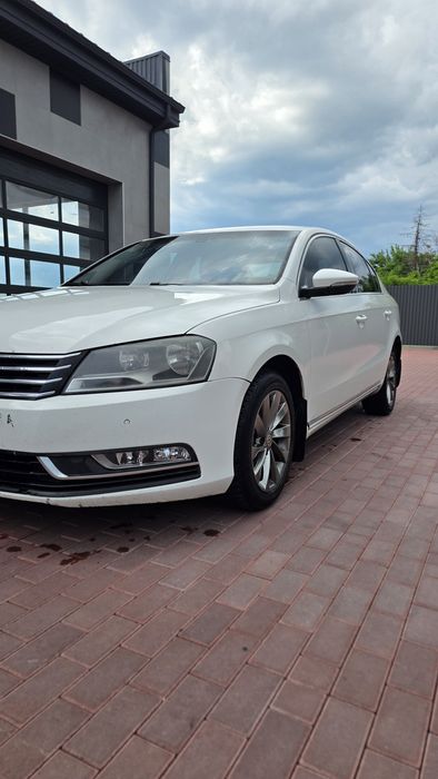 Passat B7 2011 2.0 дизель Автомат європа