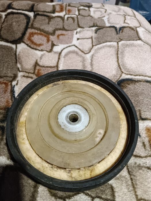 Колесо господарських візків-кравчучок.