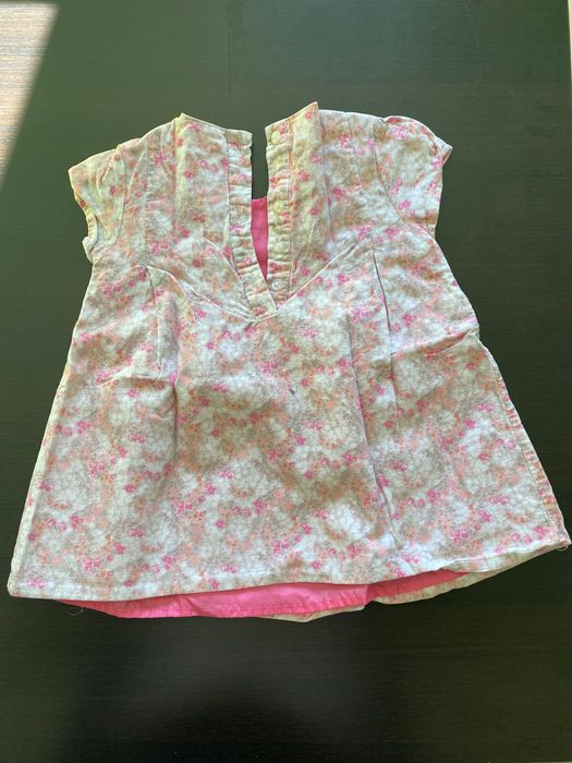 Vários vestidos para menina