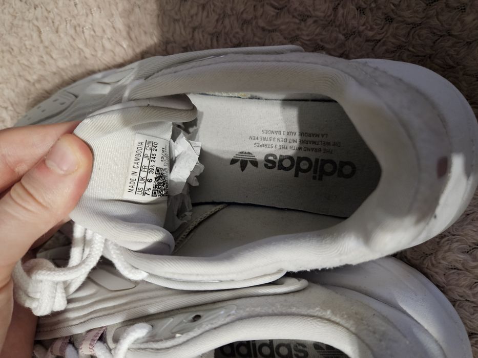 Adidasy ozalie w bardzo dobrym stanie.