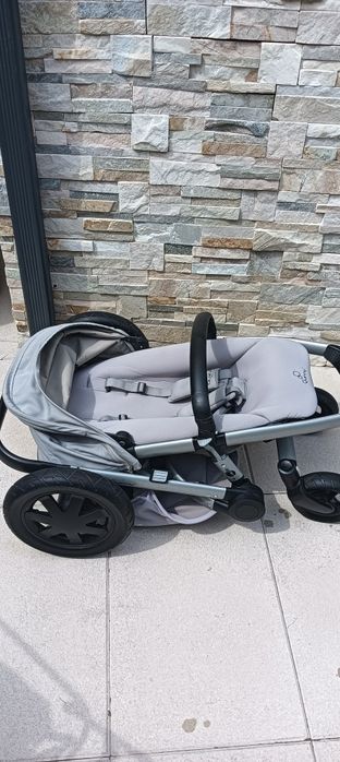 Carrinho de bebê Quinny