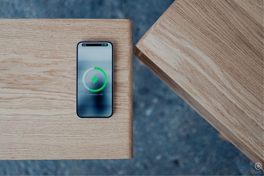 Szafki nocne - lity dąb - wbudowana ładowarka indukcyjna - NOAK