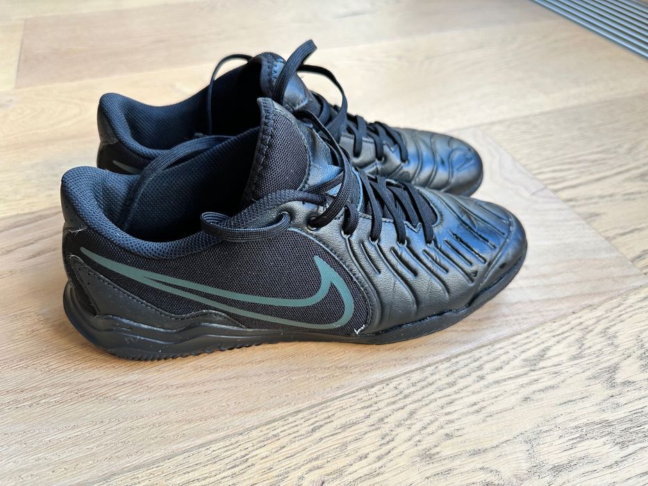Sprzedam buty halowe Nike rozmiar 40