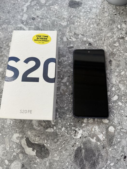Телефон Samsung S20FE 8/128Gb