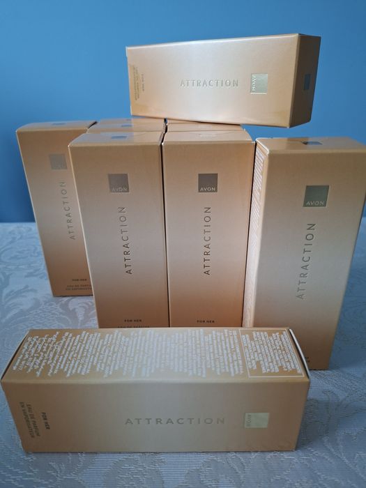 Attraction zestaw 10szt avon