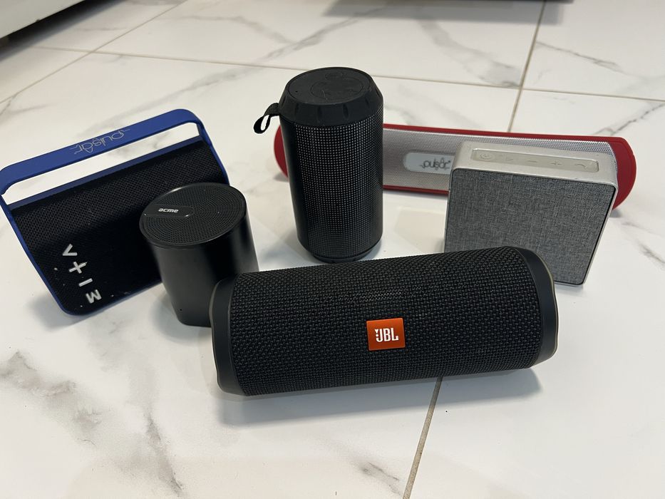 Колонки блютуз .500 грн за всі.