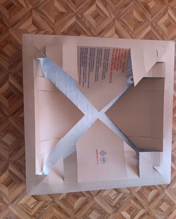 Продам поддон для ванни з сіфоном. Розмір 80х80. Новий в упаковці.