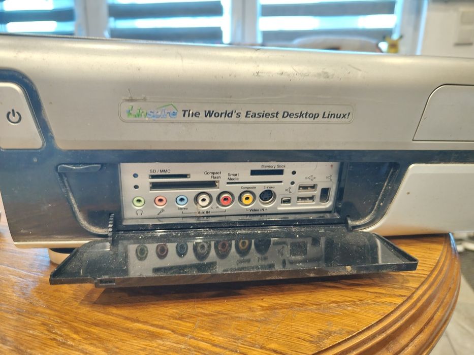 Stary komputer Retro PC Linspire Lintel