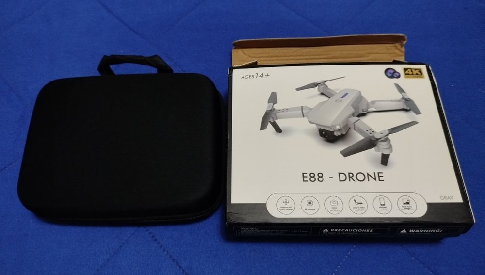 Drone cinza com câmara