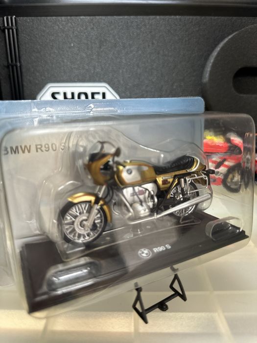 Miniatura BMW R90S Escala 1/24 Licença BMW Caixa Fechada