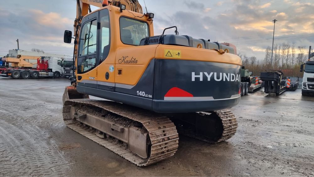 Экскаватор Hyundai R 140 LC