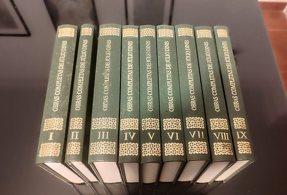 Colecção Livros antigos ( Eça de Queiroz , Camilo Castelo Branco, etc)