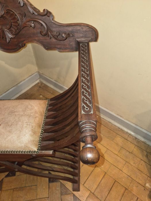 Poltrona/cadeirão Savonarola