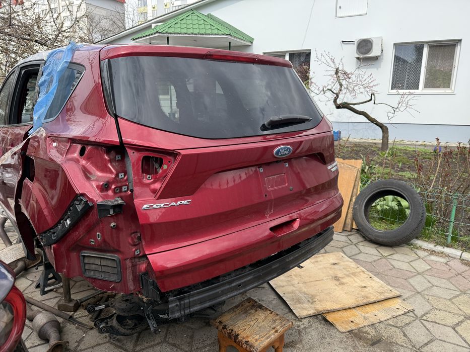 Ford escape 2016 2017 2018 2019 ляда кришка багажника панель