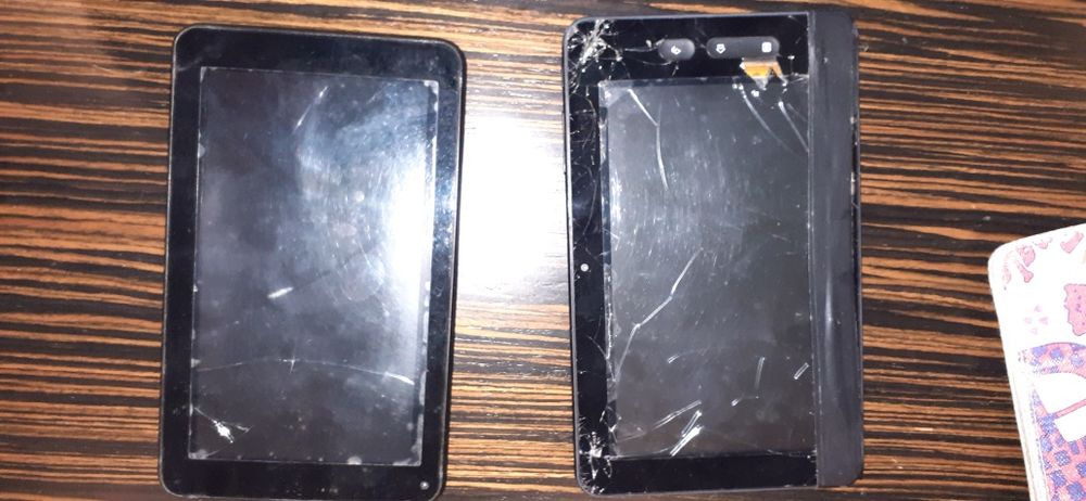 5 tablets and 8 cases64575415674883124