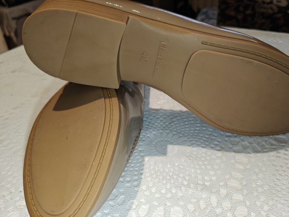 Buty lordsy lakierowane nowe, Clara Barson r. 40