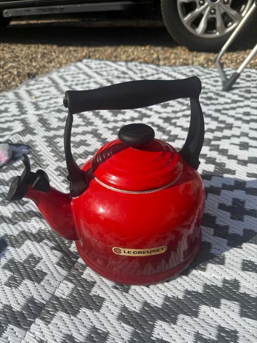 Chaleira Le Creuset Traditional 2.1L Vermelha (Cerise)