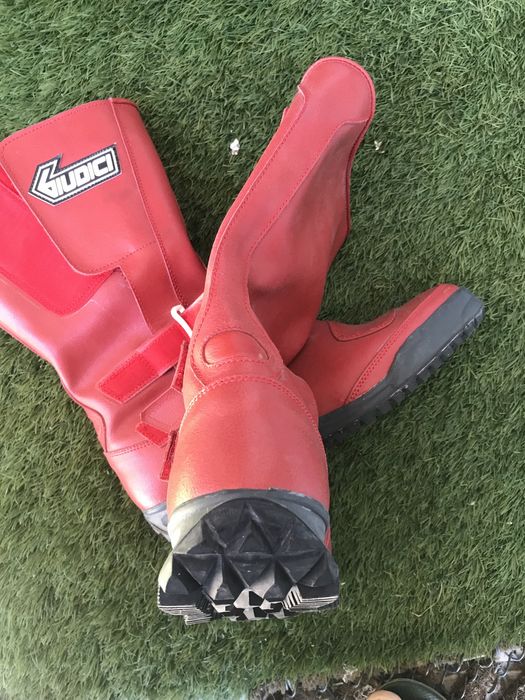 Botas novas para Mota, kart 39 / 40
