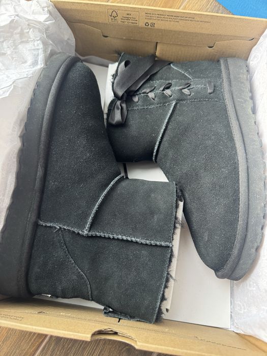Уги, замшеві чоботи Нові UGG W Classic Lace Mini (артикул 1103756), колір Black (BLK), розмір US 7 / EU 38.