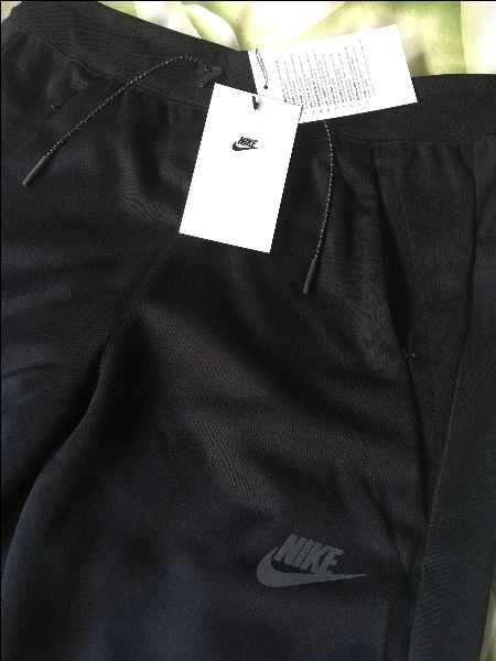 NOWE Spodnie Nike Air Max