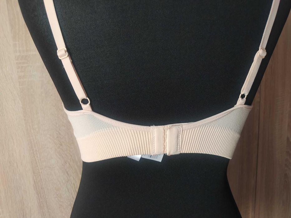 Biustonosz miękki z poduszkami