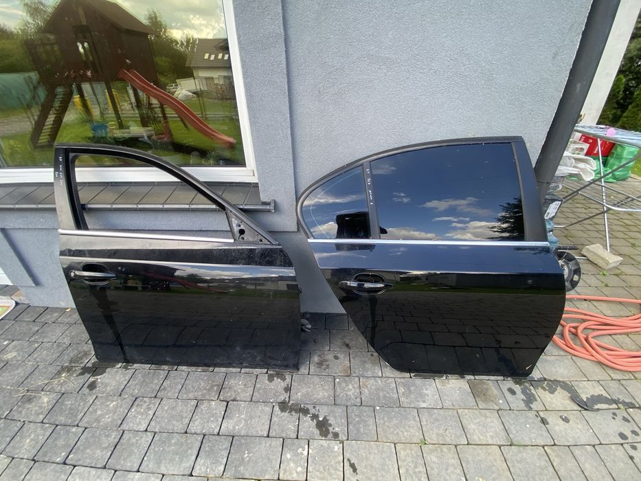 Drzwi prawy przód prawy tył prawe BMW e60 sedan e60 e61 kolor 668 bmw e60/61