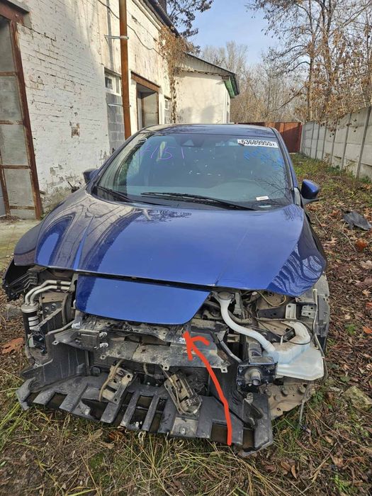 Накладка радіатора, пластик під капот,  nissan leaf 2018-2023