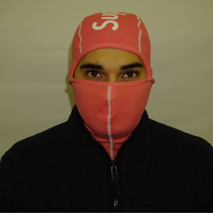 Балаклава Supreme heat reactive змінює колір