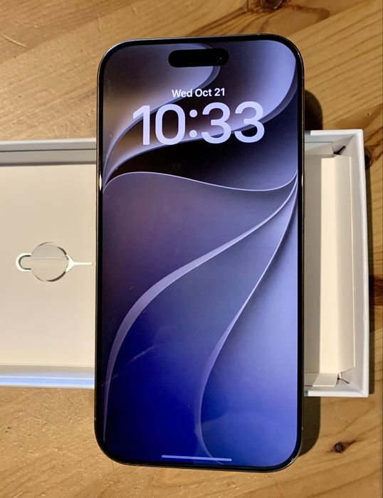Iphone 16 Pro • para peças ou reparação • Oportunidade