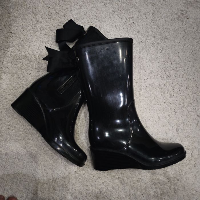 Стильные сапоги резиновые женские с молнией полусапожки