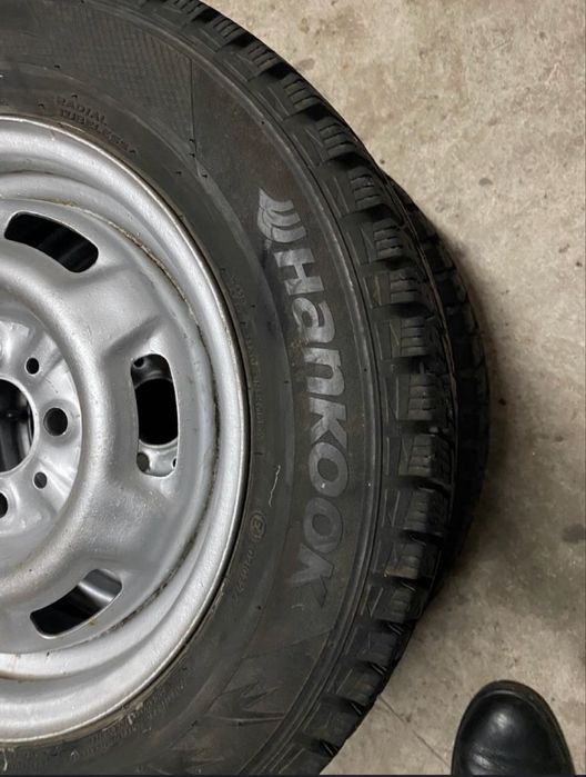 Резина зимова (1 колесо) в гарному стані