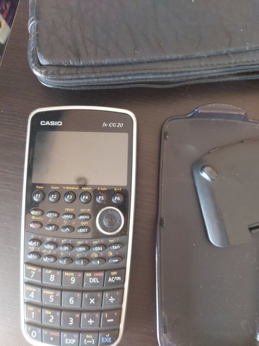 1 calculadora gráfica marca casio Fx cg 20 com bolsa em pele