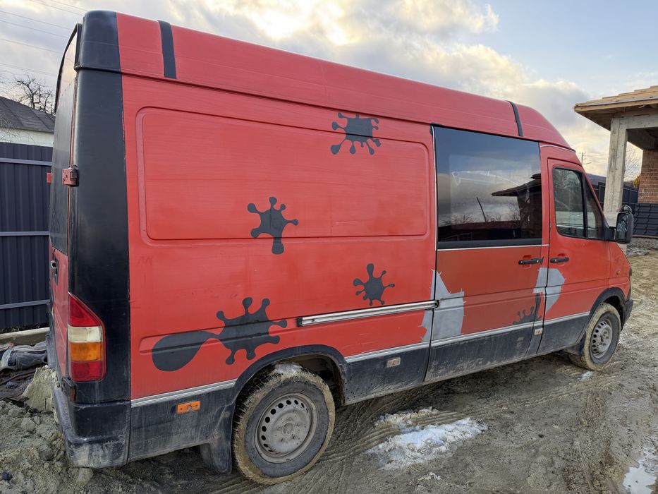 Mercedes  Sprinter 210