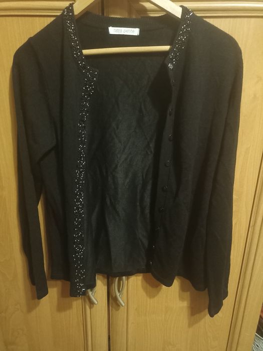 Sweter damski czarny zapinany na guziki z ozdobnymi koralikami r. xl