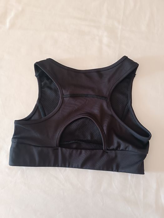 Top Preto Desportivo. Menina 7 a 8 Anos. Novo