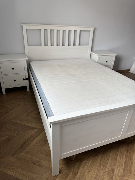 Łóżko z materacem IKEA 140x200 plus dwie szafki nocne HEMNES